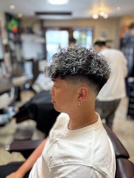 ヘアールームノア(Hair room Noa) ホワイトメッシュ  プードルパーマ