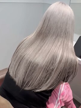 ジィルム(XELM) 韓国レイヤーカット/ブリーチ/レイヤーカット/ハッシュカット