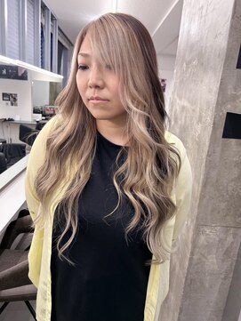 キング 心斎橋店(K!ng) ハイライトカラーミルクティーベージュレイヤーカット