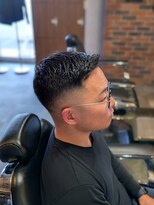 ワンワンオー バーバーショップ コンチネンタル(@110 BARBER SHOP continental)&nbsp;フェザーアップ・スキンハイフェード