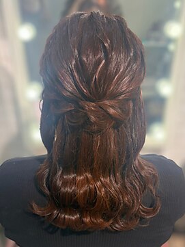 マカリィ 池袋店(Makalii) ハーフアップ