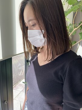 ヘアー アイス ルーチェ(HAIR ICI LUCE) 担当西田 切りっぱなしロブ ナチュラルグレージュ