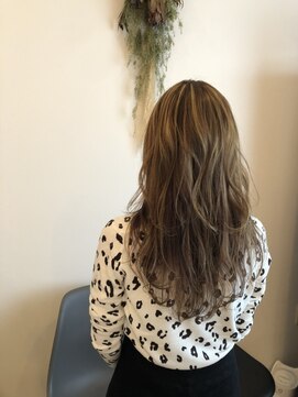 美容室ログ(rogu) ハイライトアッシュ