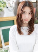 センターパート暖色系カラー小顔濡れ感ミディ2b戸頭0代30代40代