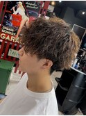ツイストパーマツーブロック刈り上げ
