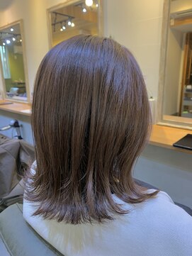 クローバー(clover) 外ハネミディアムスタイル