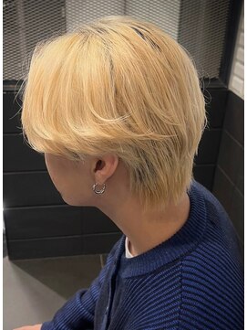 ビンゴ(BINGO) 938外国人風カラーブロンドヘアセンター分けボブバイカラー