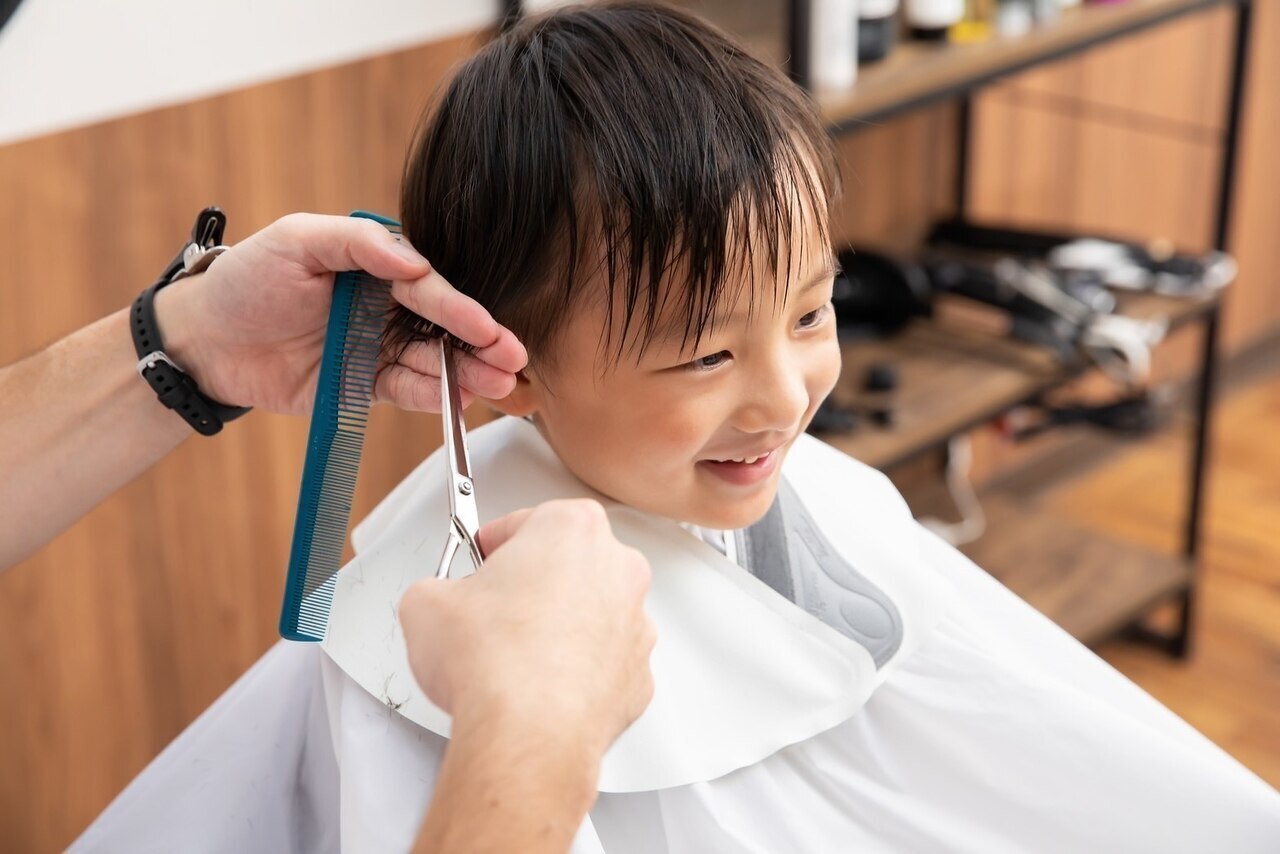 【12歳以下のお子様】キッズカット（シャンプーなし・ブロー込）2940円