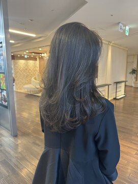 ザック ヴィ(ZACC  vie) グレージュ　レイヤーカット　20代30代40代