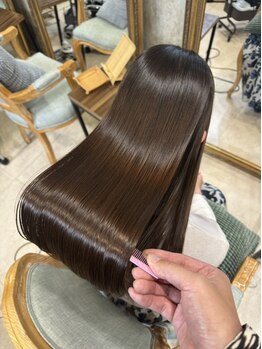 アンフィシュピトロワ(AnFye spi tlow)の写真/ヘアケア美容師が『ヘアデザインは綺麗な髪から』をコンセプトに、ベースとなる美しさをつくり上げます♪