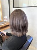 切りっぱなしミディアムレイヤーボブ
