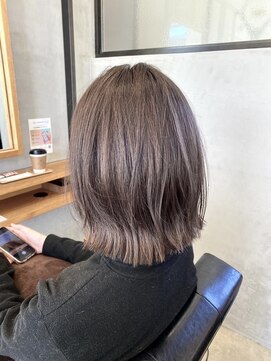 ソッカ(socca) 切りっぱなしミディアムレイヤーボブ