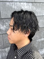 ヒュイル バイ ニアウ(Hwyl by Niau)&nbsp;ツイストスパイラルパーマメンズセンターパート波巻きスパイラル