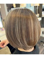 エノモト(ENOMOTO)&nbsp;白髪ぼかし立体感ハイライトショートボブストレートヘア30代40代
