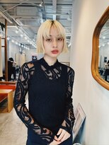 ヒュージ 表参道(huge)&nbsp;ミニボブ/ブロンドヘア/ダブルカラー/ブリーチカラー