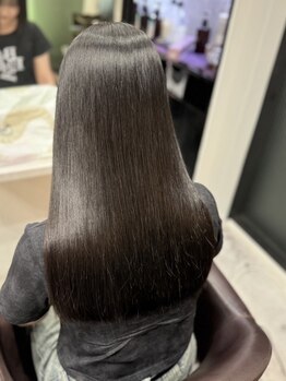 ファースト(1st)の写真/【幡ヶ谷】うねりやふくらみが気になる方、髪をサラサラにしたい方にオススメ！ダメージレスな潤ツヤ髪へ◎