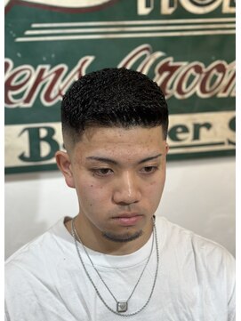 リルホビーズメンズグルーミング(Lil Hobbys Men's Grooming) <理容室><バーバー>アイロンパーマロンポワン