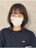 顔まわりに個性をだして可愛いウルフ カットルフレ4step