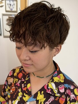 ミンティング(MINTing) 刈り上げショート/スパイラルパーマ/オレンジブラウン