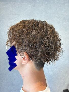 ブランクバイスカイ(Blank by SKY) ツイストスパイラルセンターパート/アッシュベージュカラー