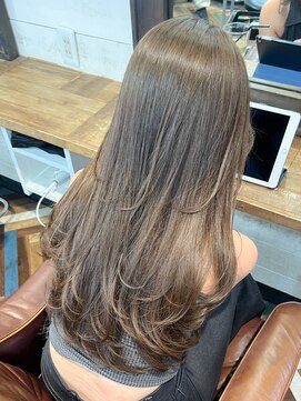 トレス(TRESS) オリーブベージュ ブリーチなし レイヤーカット 表参道