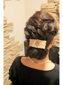 ヘアメイク マルナ 大通店(HAIR MAKE MALUNA) 編みこみアレンジ