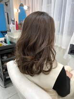 ヘアアンドメイク スタジオ ミムロ(HAIR&MAKE STUDIO MIMURO)&nbsp;セミロングレイヤー・ミルクティーグレージュ