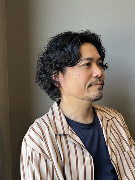 スワロウ(swallovv) ミディアムパーマ