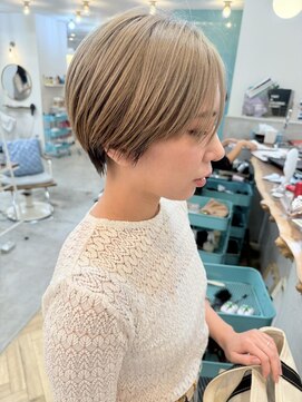 ロミー 本厚木(ROMMY.) 大人可愛いマッシュショートベージュ