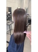 艶髪のストレートカラー