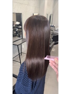 キンタロウセカンド(KINTARO2) 艶髪のストレートカラー