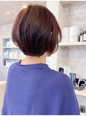 福山市美容室Caary丸み前下りショートボブ赤みベリーカラー