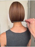 ベージュカラー×切りっぱなしボブ｜艶ストレート