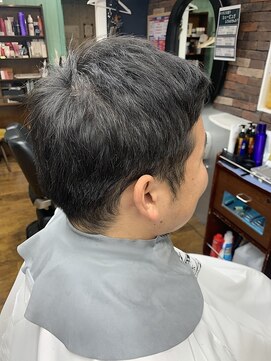 キングマンバーバー 田町店(KING MAN BARBER) メンズビジネスヘア[田町駅]<理容室>