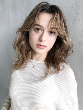 アイティー バイ アルバム 浦和店(IT by ALBUM) 外国人風リバース巻き_オリーブカラーハイライトカラー_67410