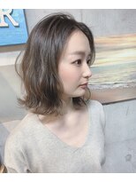 ビーチ(Beach)&nbsp;ゆるふわ外はねミディアムヘア