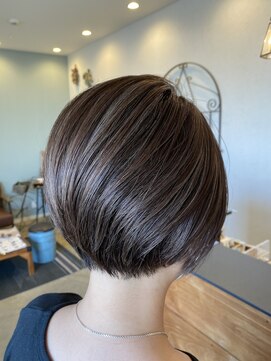 アンティーク(Antique) ハイライトショートボブ
