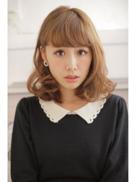 アイニー(ainee) クラシカルなドーリーカール・ミディ