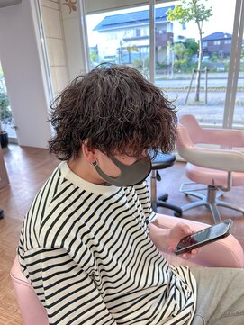 グート ヘアーメイク(gut HAIR MAKE) メンズ 波巻きウルフ 波巻きパーマ マッシュウルフ