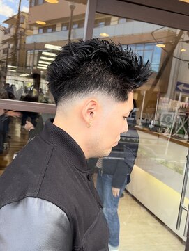 イエローコーン 金沢文庫店(YELLOW CORN) スキンフェードカット/ベリーショート/アッシュブラック