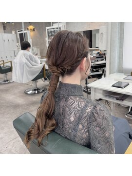 リミットバイアフィナー 大宮店(limit by Afinar) ローポニーアレンジ