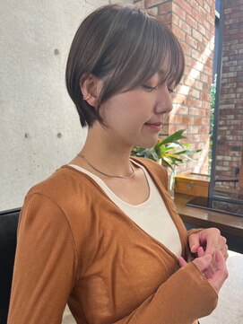 ザシー オモテサンドウ(The C) 20代30代40代ナチュラル大人可愛いレイヤースタイル