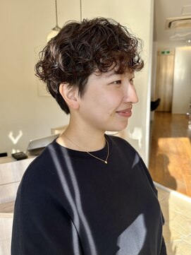 ベンチ(bench) ショート/クリームパーマ/千葉