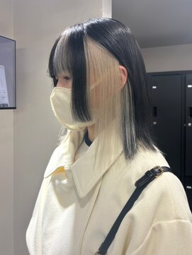 ベレーザ 渋谷(BELEZA) 11798ホワイトブロンドインナーカラー耳かけボブぱっつん前髪