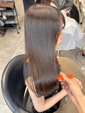 ディーエックス ウエスト(Dxxxx WEST) 艶感アッシュベージュ［韓国/顔周りカット/レイヤーカット］