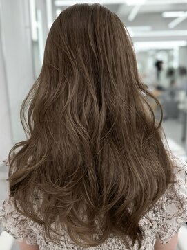 アマトウキョウスマートサロン(AMA TOKYO×Smart Salon) ヘーゼルベージュ ブリーチなし レイヤーカット 海外風
