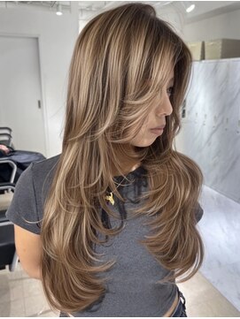 ヨロ 上野(YOLO) ハイライトカラーミルクティーベージュ海外レイヤーカット