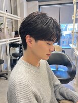 ディーエックス スリー(Dxxxx III) 韓国風センターパート ニュアンスパーマ テーパーフェード