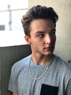 ホル(HOL) サイドパート × ラフウェーブ