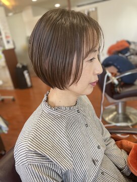 ロココ(ROCOCO) 大人可愛い20代30代40代黒髪前下がりひし形小顔ボブ丸みショート